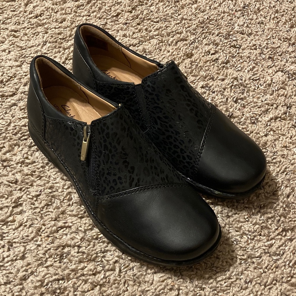 Clarks Unstructured Women's Black Loafers